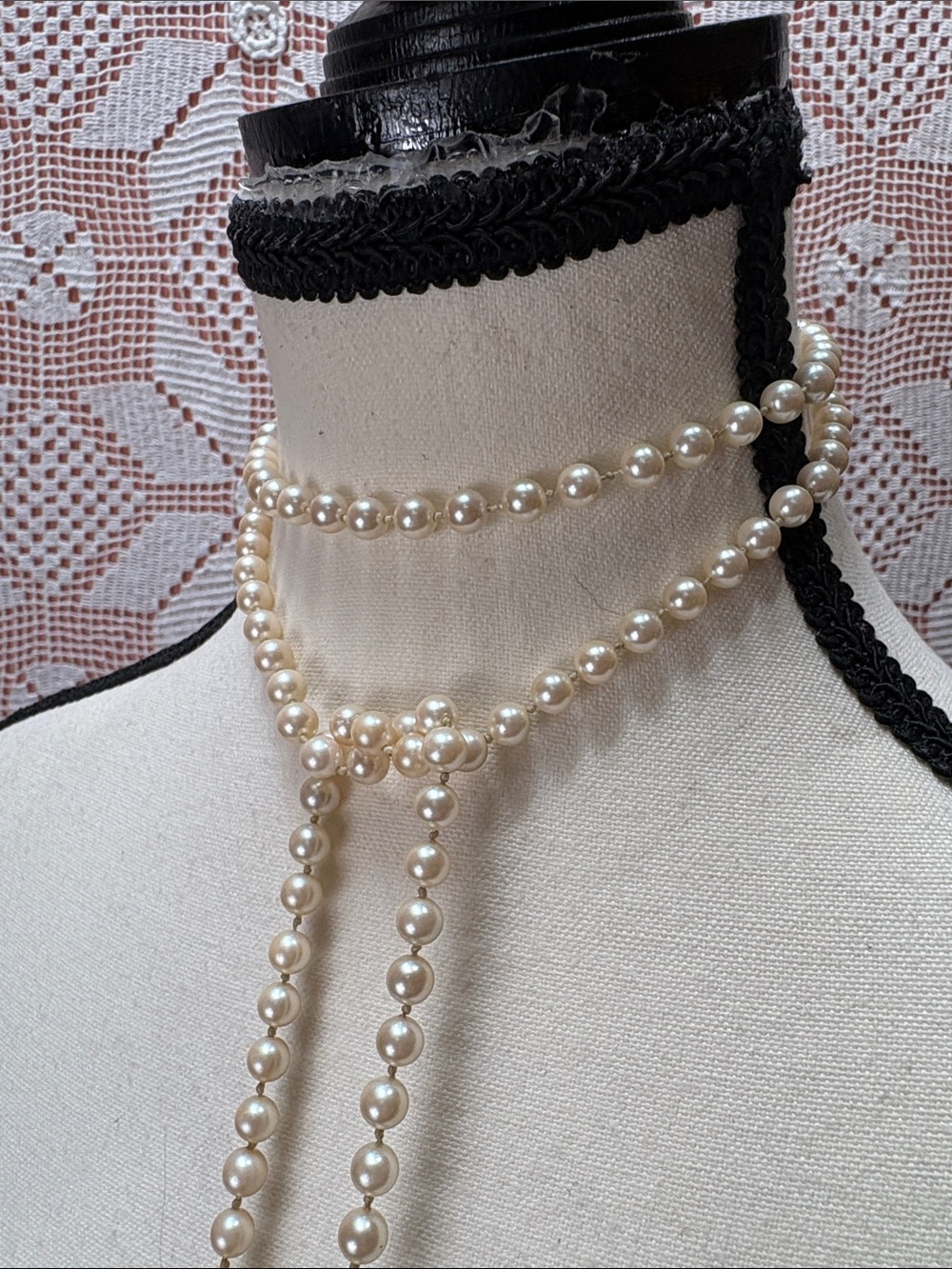 Pearl Lariat Necklace with Gold Accents - Women Jewelry - Picture 3 of 6
